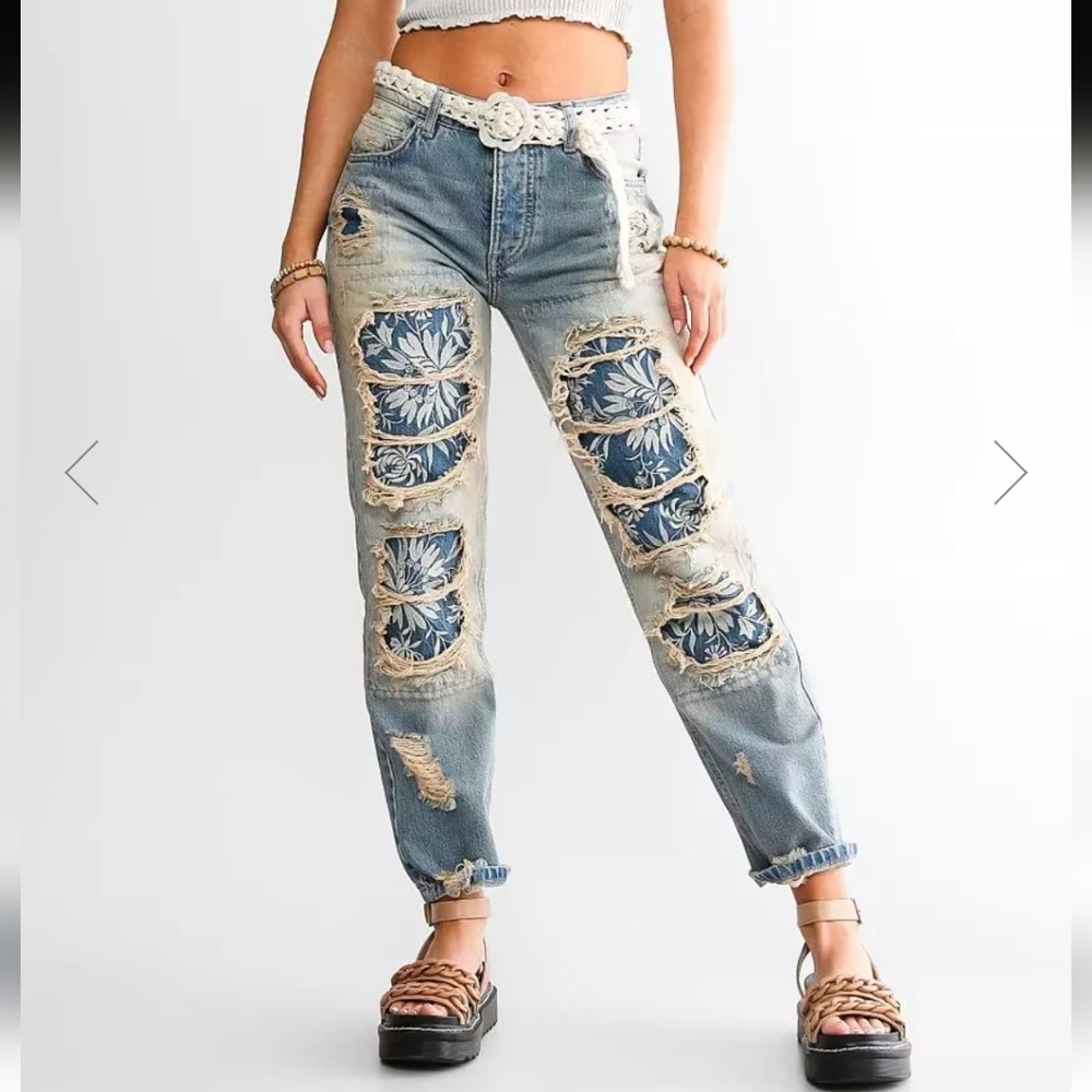 Free People Desert Rose Distressed Jean Size 28